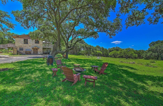 Countryside Cottage: 17 Mi to Downtown San Antonio
