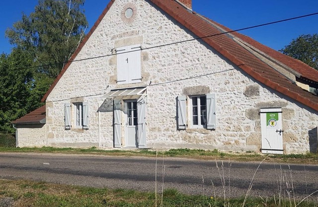 Countryside Retreat: Renovated Cozy Home, Close to Vichy, With All Comforts