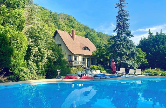 Countryside Villa for Week-End ,week/holidays 1 Hour from Paris for 4/16 persons