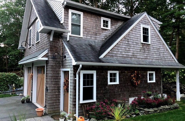 Couples Getaway In The Heart Of The Harbor