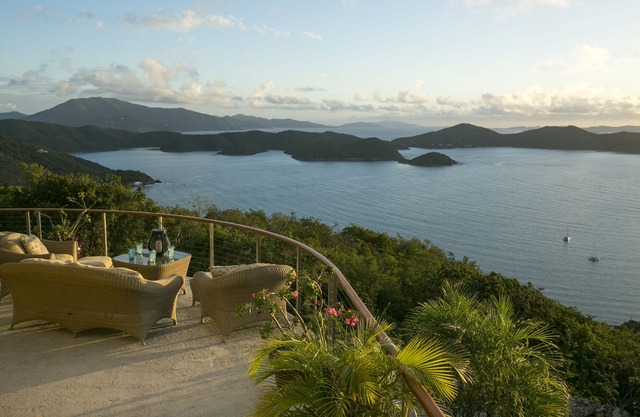 COUPLES RETREAT, HUGE OCEAN VIEWS, FREE KAYAKS & PADDLE BOARDS