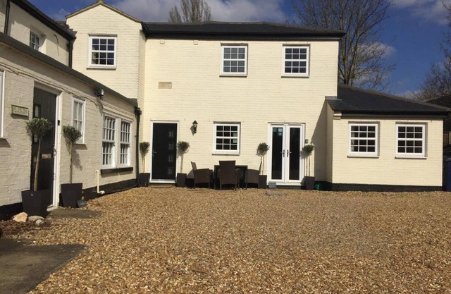 Courtyard Cottage - Great Paxton