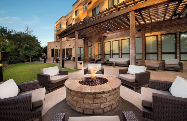 Courtyard Lufkin