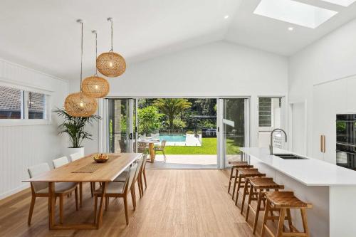 Cove Beach House by Coast Hosting