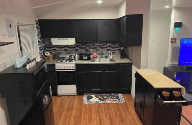 Cozy - 1 Bedrm Apt | Near UBS