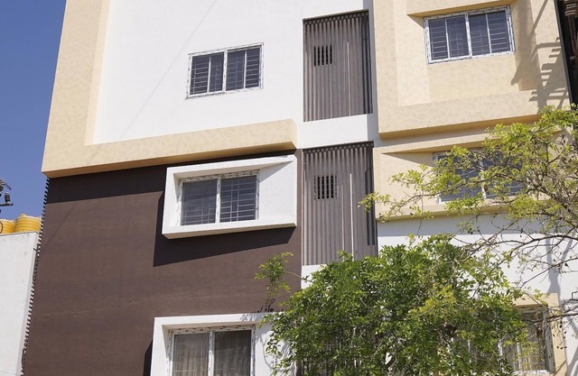 Cozy 1-Bedroom Apartment in Pleasant Kasavanahalli with WiFi.
