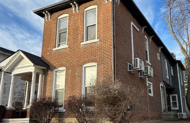 Cozy 1-bedroom apartment with WiFi, AC, washer/dryer in charming Springfield