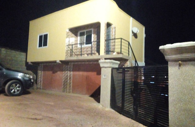 Cozy 1-bedroom apartment with AC, WiFi and kitchen in Cape Coast Abura New Town