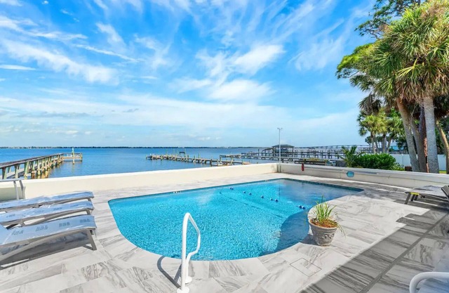 Cozy 1-bedroom apartment in Melbourne on the Indian River. Newly Renovated