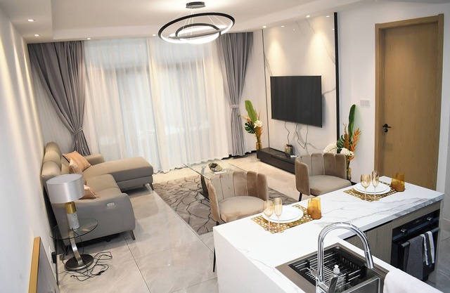 Cozy 1-bedroom apartment in delightful Kinshasa with AC, fitness room, WiFi -3