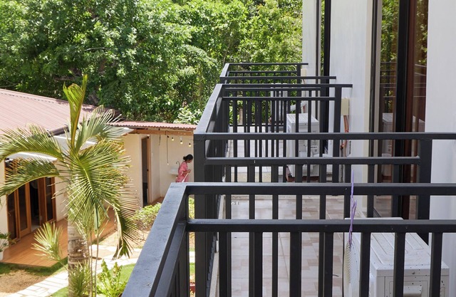 Cozy 1-bedroom apartment with AC and WiFi in Alona Beach!