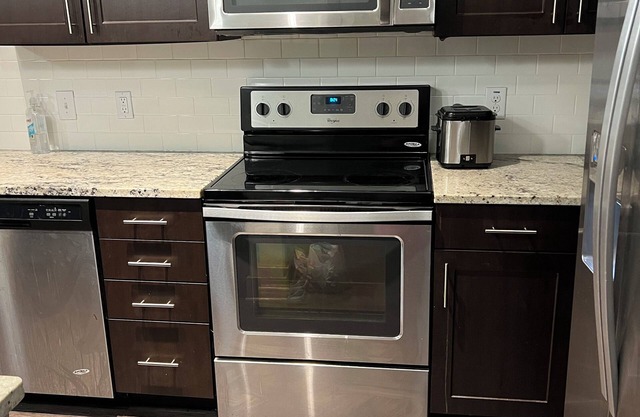 Cozy 1-bedroom apartment in fabulous Irving with WiFi, AC