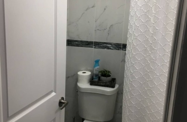 Cozy 1-bedroom apartment with WiFi, AC in charming Queens