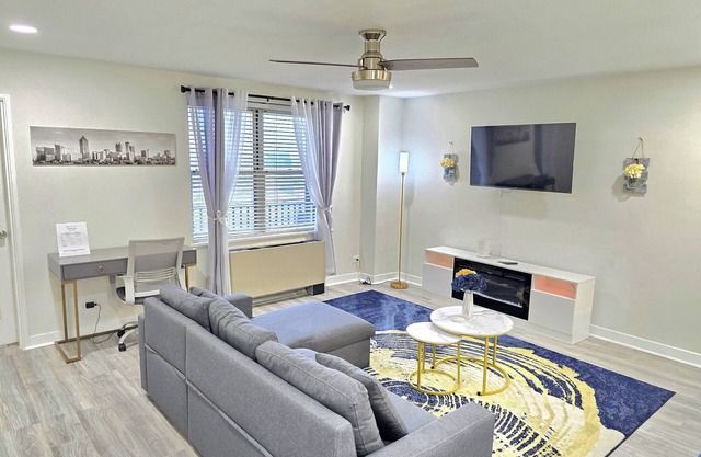 Cozy 1-Bedroom Condo in Downtown Atlanta