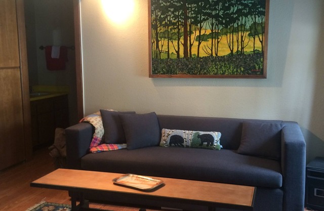 Cozy 1 Bedroom Condo