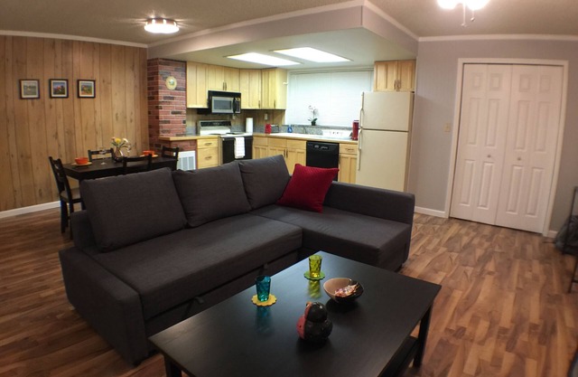 Cozy 1-Bedroom House In the Heart of Kennewick - Great Corporate House