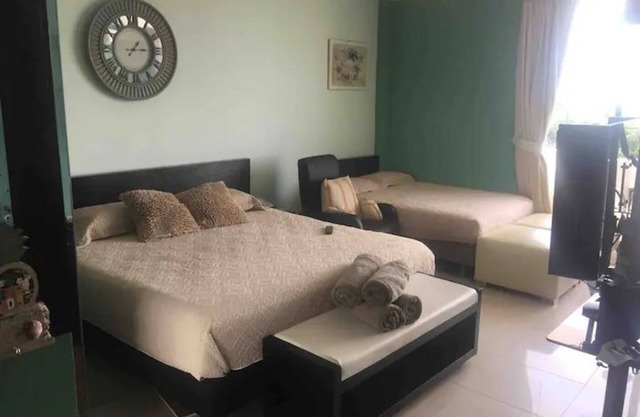 Cozy 1-bedroom with AC and WiFi in enjoyable Playa Blanca Resort w/Pool access!