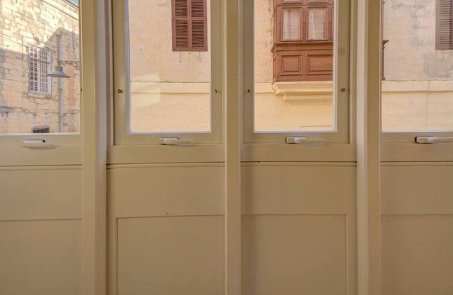 Cozy 1BR Apt in Birgu – Traditional Maltese Charm