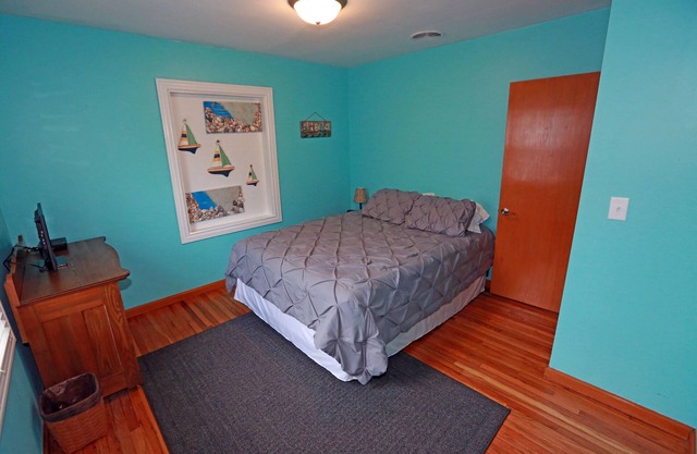 Cozy 2 Bedroom, 1 Bath House With Walking Distance To The Lake