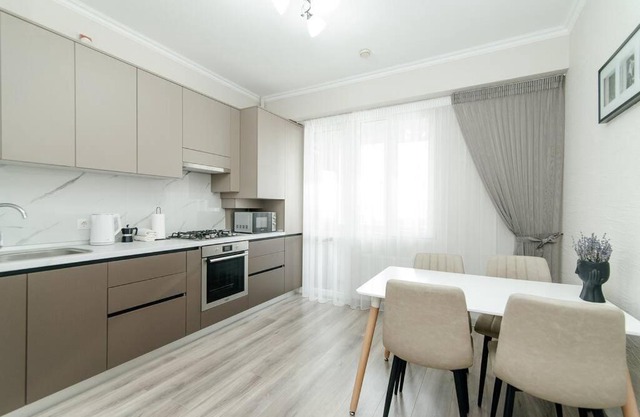 Cozy 2 bedroom apart., Park area