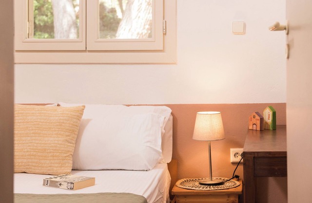 Cozy 2-bedroom apartment overlooking the Ionian sea.