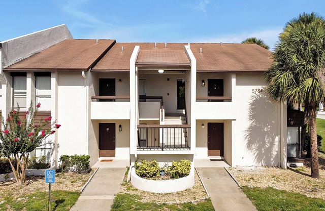 Cozy 2-bedroom apartment in charming Orlando with AC, WiFi