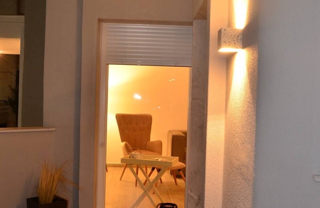 Cozy 2-bedroom apartment with WiFi, AC in wonderful Perea