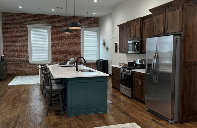 Cozy 2-bedroom apartment in Aubrey with WiFi, AC