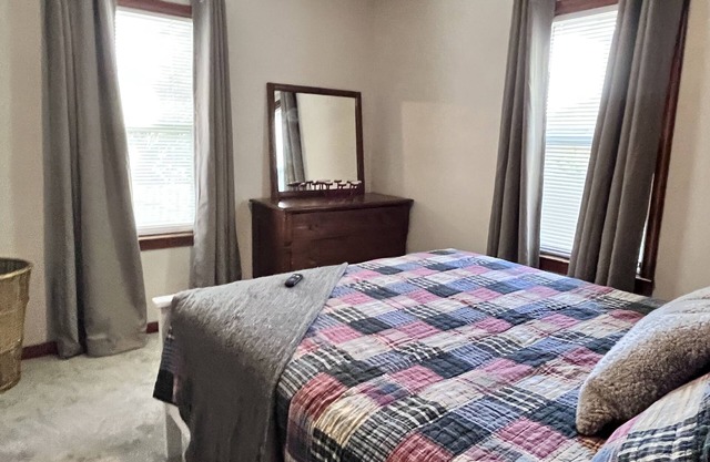 Cozy 2 Bedroom close to Cannon Valley Trail