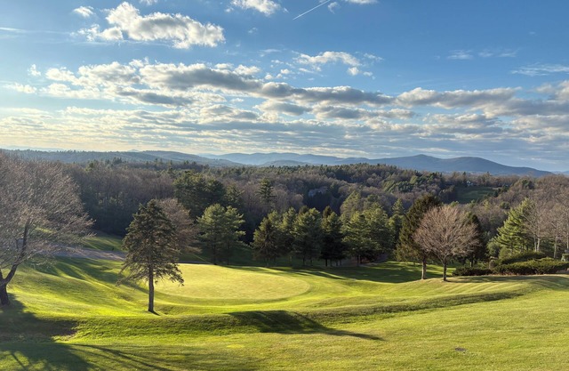 Cozy 2-bedroom condo with stunning mountain and sunset views in Roaring Gap, NC.