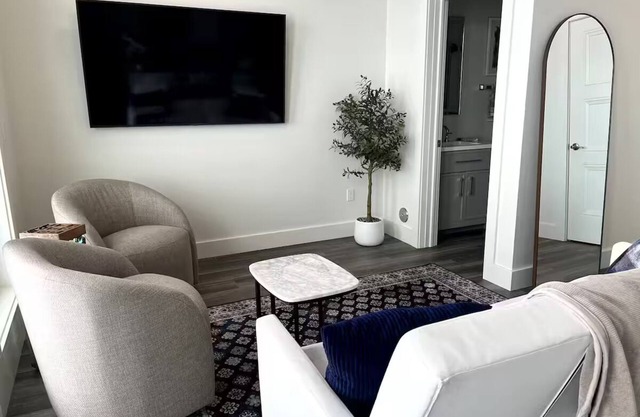 Cozy 2-bedroom condo in charming Alanson with WiFi, AC