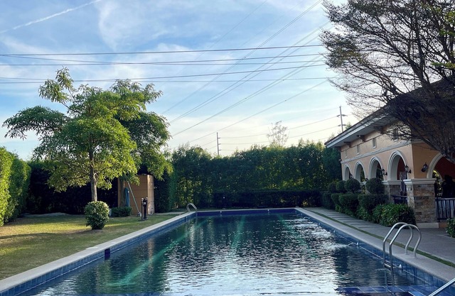 Cozy 2-bedroom house in welcoming Tarlac with pool access