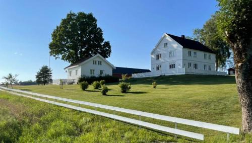 Cozy 2 bedroom house on a farm just outside Lillestrøm
