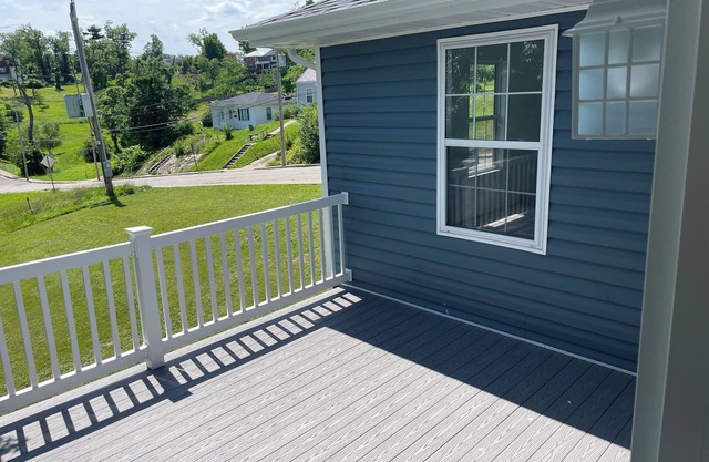 Cozy 2 - bedroom Little Blue House On The Hill in enjoyable Jefferson City