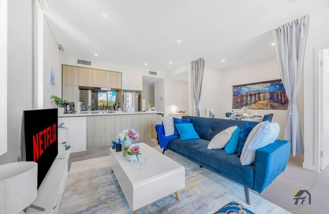 Cozy 2 Bedrooms at Centre of Burwood