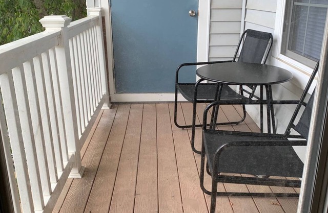 Cozy 2 BR, 2 BA Condo close to MGM, Top Gulf, Tanger Outlets & National Harbor