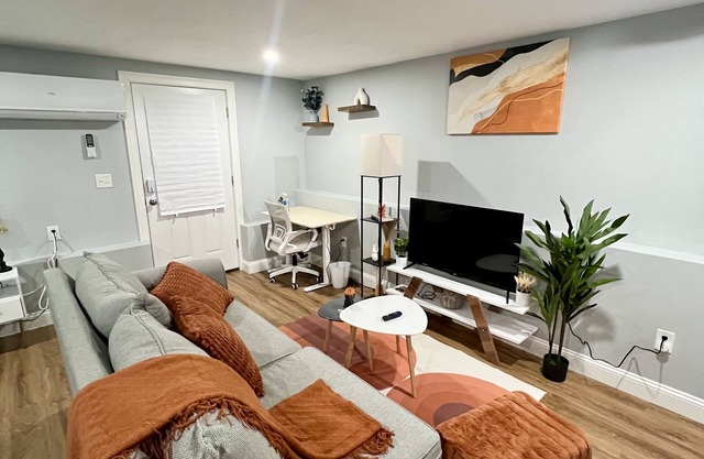 Cozy 2-Floor Apartment with Garage Access