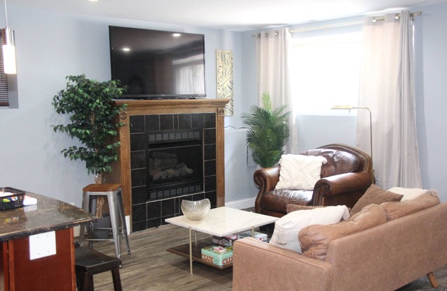 Cozy 2b2ba: 15 min Bus Downtown, 7min to UChicago, Bike to Lake