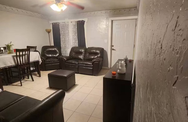 Cozy 2BR Home in Central Des Moines