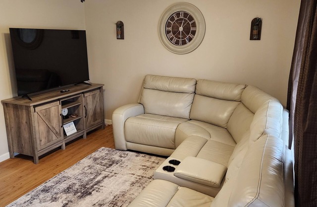 Cozy 3 bedroom/1 bathroom home