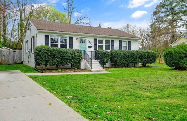 Cozy 3 Bedroom Cottage with Huge Fenced-In Yard