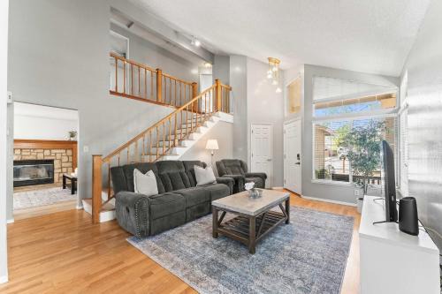 Cozy 3BR Family Home with Patio & BBQ grill Close to Casinos and Shops
