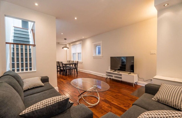 Cozy 3BR Home w/Backyard & Deck Includes Parking!
