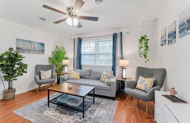Cozy 3BR Norfolk Home Near Beach Sleeps 6