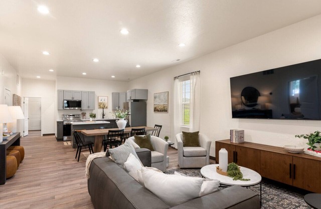 Cozy 4BR/2BA Condo by Bear Lake