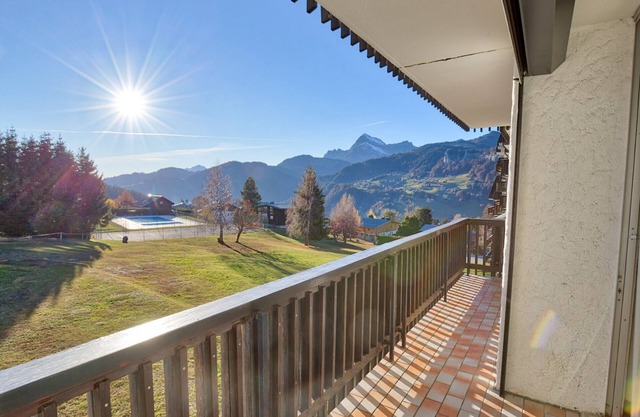 Cozy apartment in Notre-Dame-de-Bellecombe, pool, ski-in/ski-out