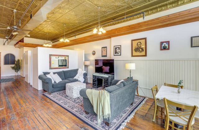 Cozy Abode in Historic Yankton - Heart of the City