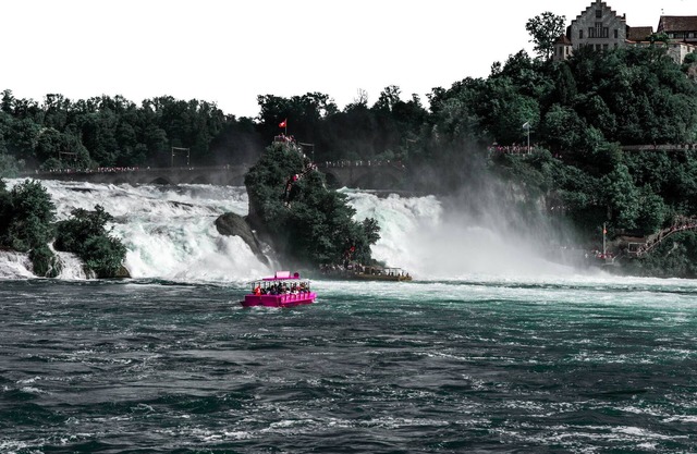 Cozy accommodation by the Rhine Falls