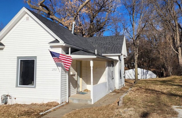 Cozy American Style Cottage