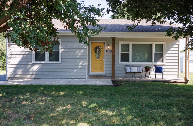 Cozy and Conveniently located close to KCI